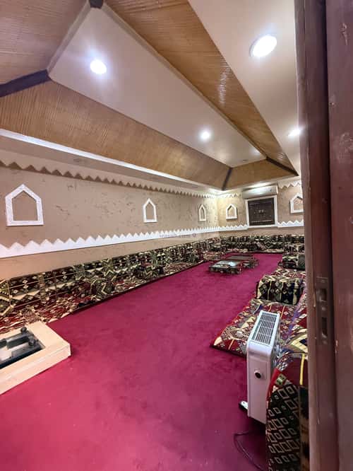 فيلا 525 متر مربع شمالية على شارع 15م السعادة، شرق الرياض، الرياض