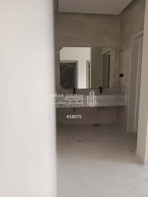 فيلا 512 متر مربع غربية على شارع 15م القادسية، البدائع