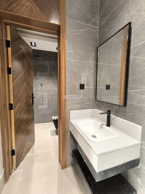 دور 219 متر مربع ب 4 غرف عكاظ، جنوب الرياض، الرياض