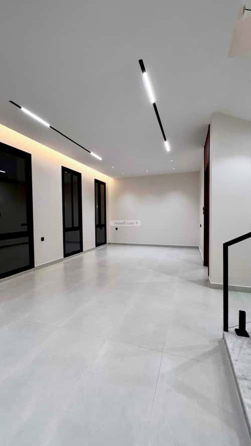 فيلا 332 متر مربع غربية على شارع 18م المصيف، عنيزة