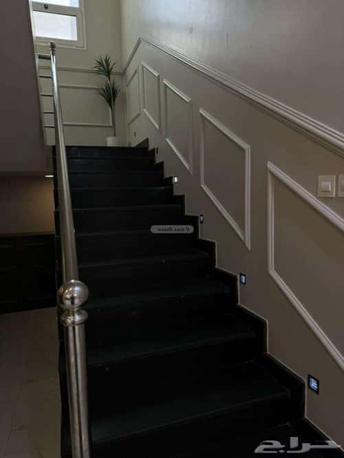 فيلا 600 متر مربع جنوبية على شارع 20م الشعلة، الدمام