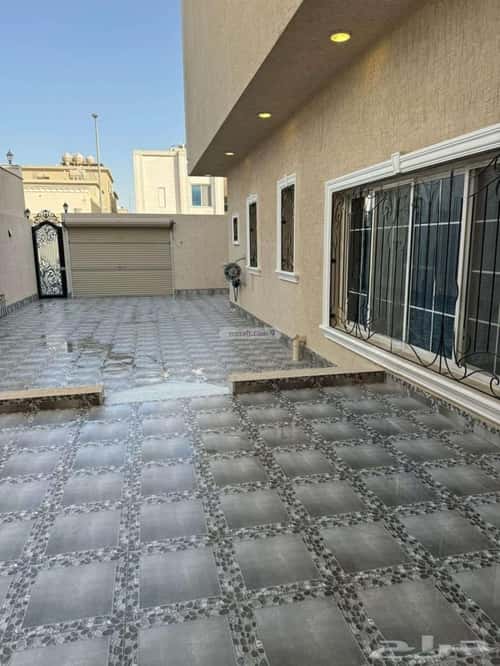 فيلا 600 متر مربع جنوبية على شارع 20م الشعلة، الدمام