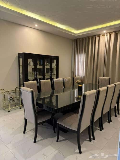 فيلا 600 متر مربع جنوبية على شارع 20م الشعلة، الدمام