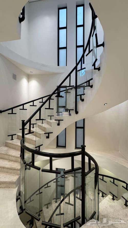 فيلا 333 متر مربع جنوبية على شارع 15م الصواري، الخبر