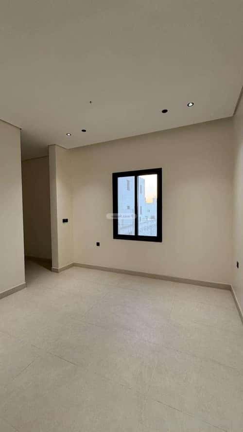 فيلا 333 متر مربع جنوبية على شارع 15م الصواري، الخبر