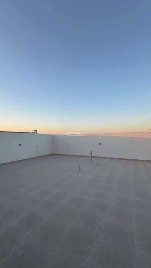 فيلا 333 متر مربع جنوبية على شارع 15م الصواري، الخبر