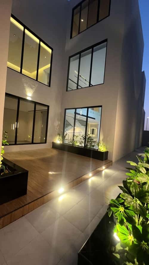 فيلا 458 متر مربع شرقية على شارع 30م السيف، الدمام