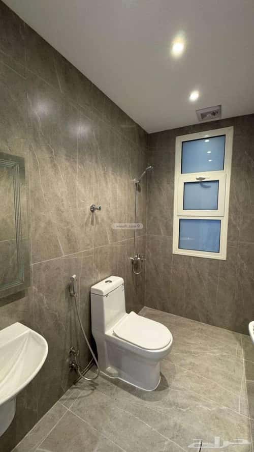 Building 174 SQM Facing North King Fahad Dist, Aldammam