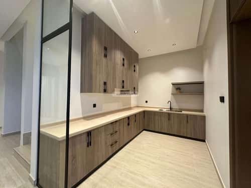 فيلا 289 متر مربع غربية على شارع 18م الشعلة، الدمام