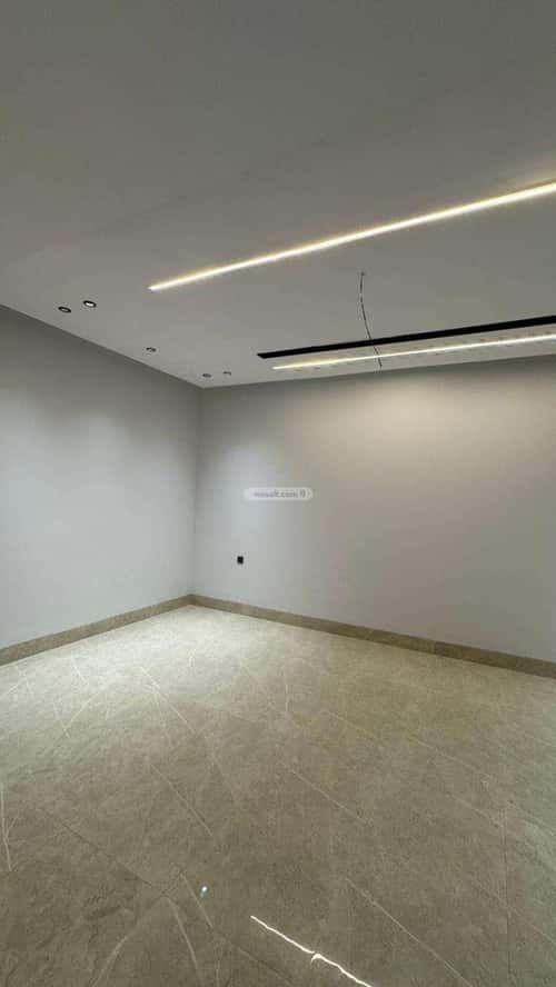 فيلا 356 متر مربع غربية على شارع 18م الشعلة، الدمام