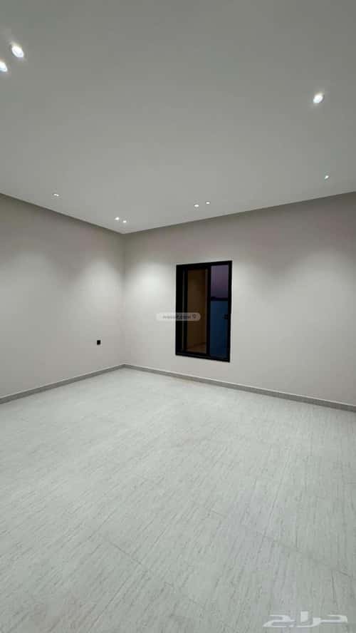 فيلا 397 متر مربع شمالية على شارع 15م الشعلة، الدمام