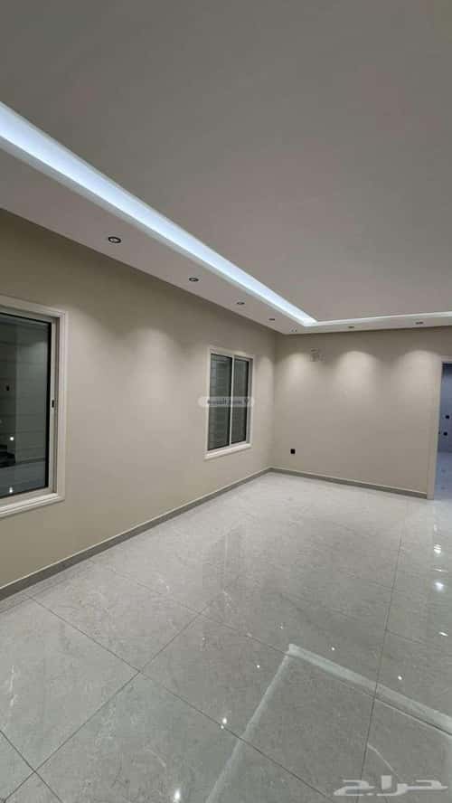 فيلا 432 متر مربع غربية على شارع 40م الشراع، الخبر