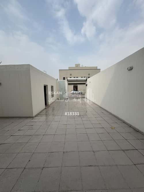 فيلا 388 متر مربع شمالية على شارع 20م المنار، الدمام