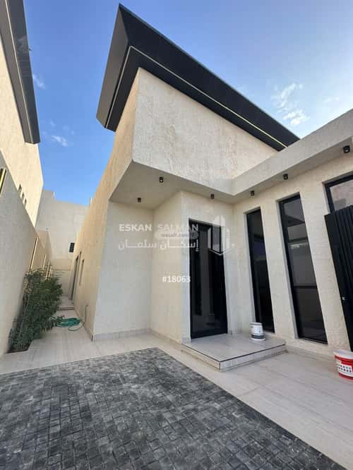 دور 312 متر مربع ب 5 غرف الجنادرية، شرق الرياض، الرياض