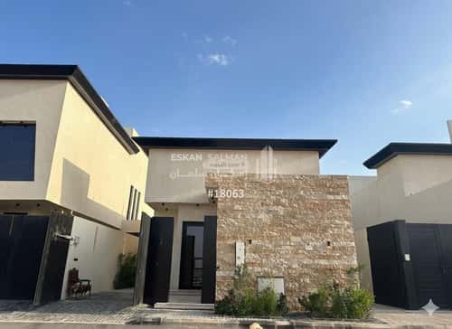 Floor 312 SQM with 5 Bedrooms Al-Janadriyah, East Riyadh, Riyadh