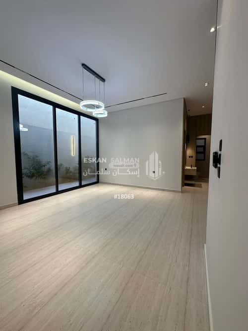 Floor 312 SQM with 5 Bedrooms Al-Janadriyah, East Riyadh, Riyadh