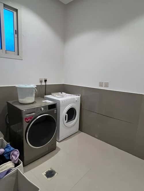 فيلا 225 متر مربع واجهة جنوبية ب 5 غرف العارض، شمال الرياض، الرياض