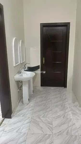 Apartment with 3 Bedrooms Al-Muanisiyah, East Riyadh, Riyadh