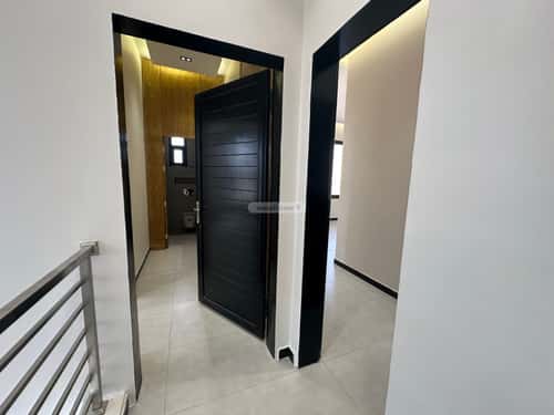 4 bedroom floor in Al Janadriyah