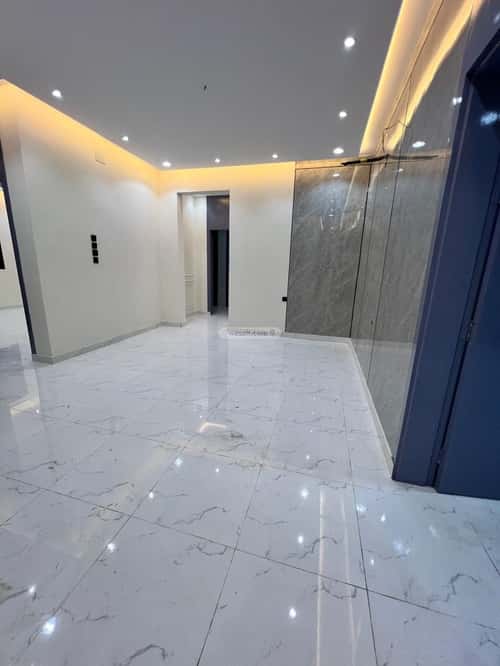 Floor 450 SQM with 6 Bedrooms The Housing District, Alttayif