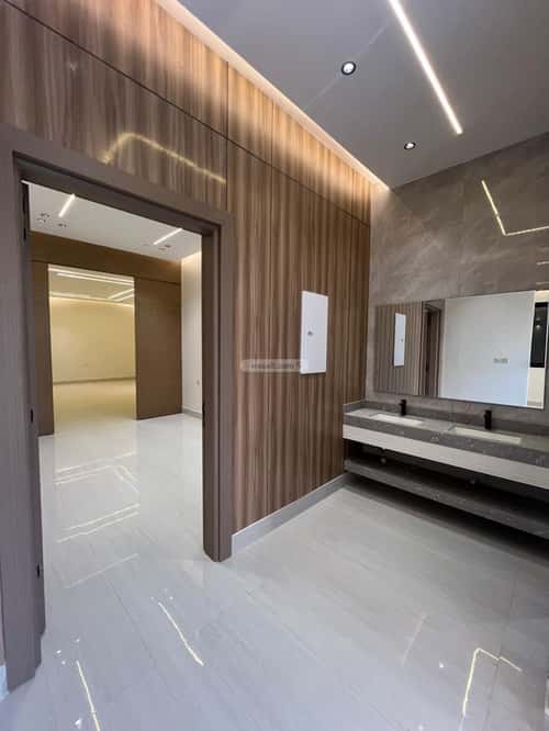 Floor 206 SQM with 5 Bedrooms Al-Janadriyah, East Riyadh, Riyadh