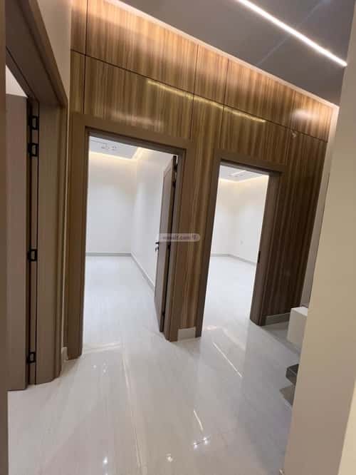 Floor 206 SQM with 5 Bedrooms Al-Janadriyah, East Riyadh, Riyadh