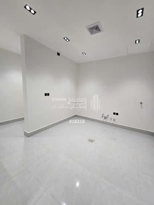 Floor 133 SQM with 5 Bedrooms Al-Maizaliyah, East Riyadh, Riyadh