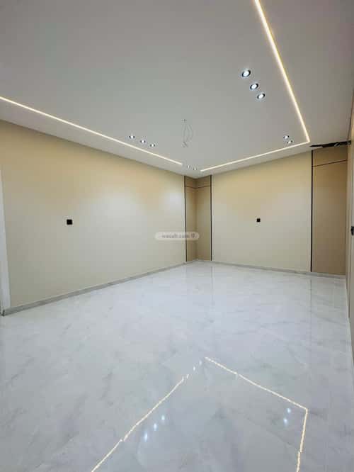 فيلا 355 متر مربع شرقية على شارع 20م الرحاب، الطائف