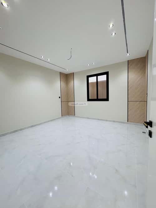 فيلا 355 متر مربع شرقية على شارع 20م الرحاب، الطائف