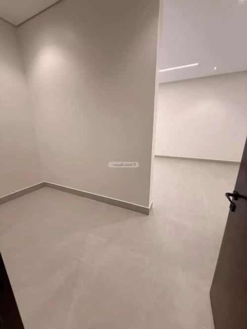 فيلا 300 متر مربع غربية على شارع 15م الرمال، شرق الرياض، الرياض