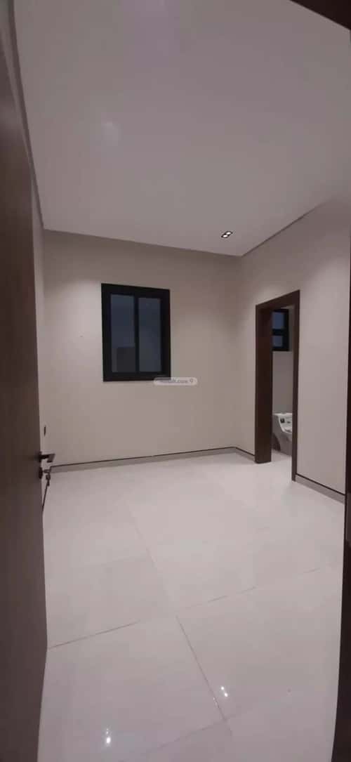 فيلا 252 متر مربع شرقية على شارع 18م الرمال، شرق الرياض، الرياض