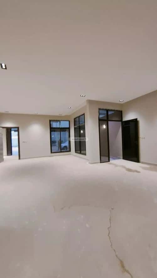 Villa 459 SQM Facing East on 18m Width Street Ar-Rimal, East Riyadh, Riyadh