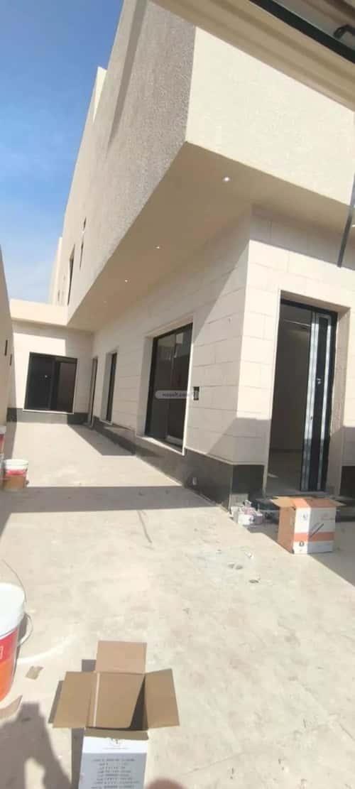 فيلا 333 متر مربع جنوبية شرقية على شارع 18م القادسية، شرق الرياض، الرياض
