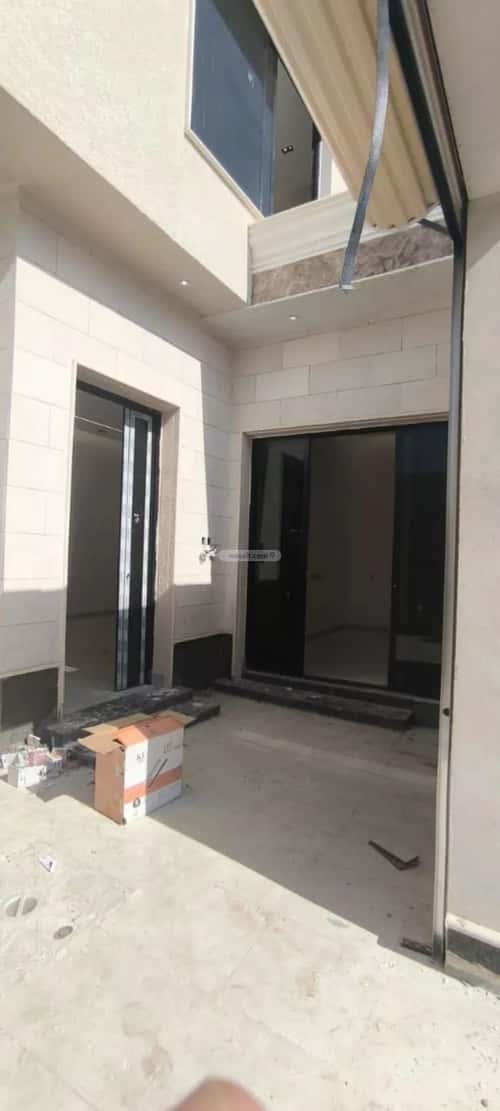 فيلا 333 متر مربع جنوبية شرقية على شارع 18م القادسية، شرق الرياض، الرياض