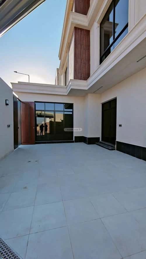 فيلا 260 متر مربع جنوبية على شارع 18م الرمال، شرق الرياض، الرياض