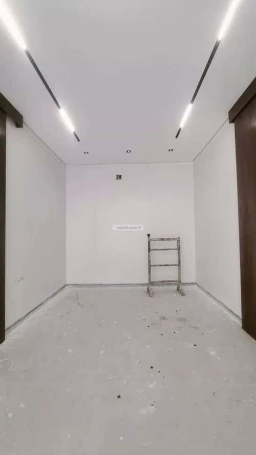 Villa 300 SQM Facing South on 18m Width Street Ar-Rimal, East Riyadh, Riyadh