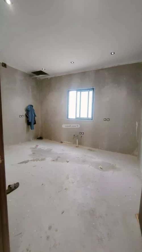 Villa 300 SQM Facing South on 18m Width Street Ar-Rimal, East Riyadh, Riyadh