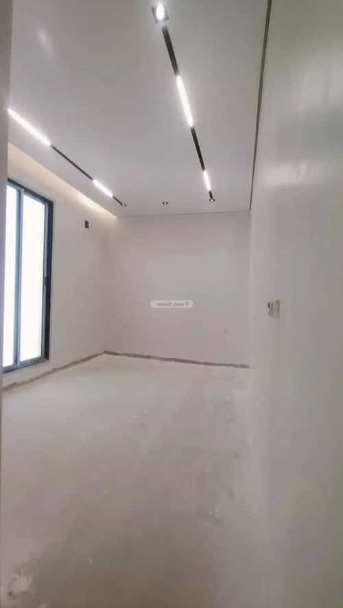 Villa 300 SQM Facing South on 18m Width Street Ar-Rimal, East Riyadh, Riyadh