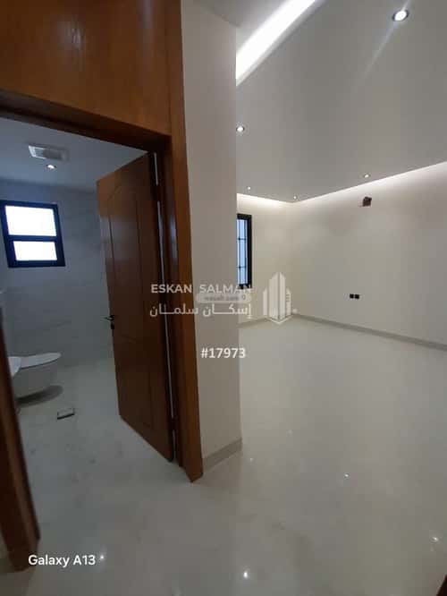 Floor 199 SQM with 6 Bedrooms Al-Janadriyah, East Riyadh, Riyadh