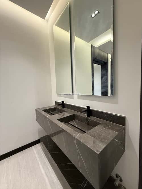 دور 233 متر مربع ب 6 غرف الصفاء، وسط الرياض، الرياض