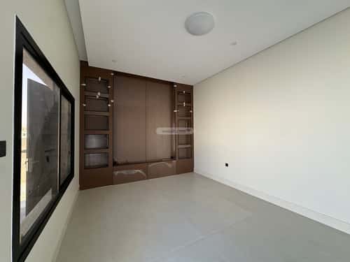 فيلا 400 متر مربع شمالية على شارع 15م الشفاء، حائل