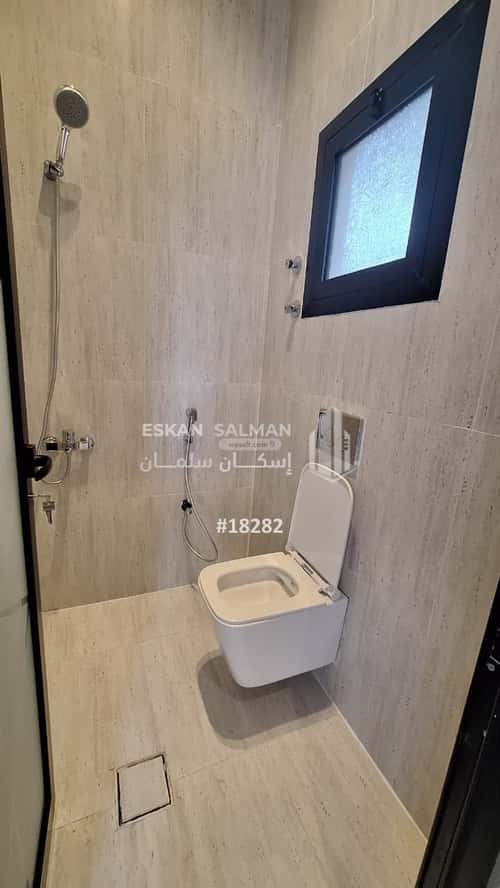 فيلا 328 متر مربع شمالية على شارع 15م الصواري، الخبر