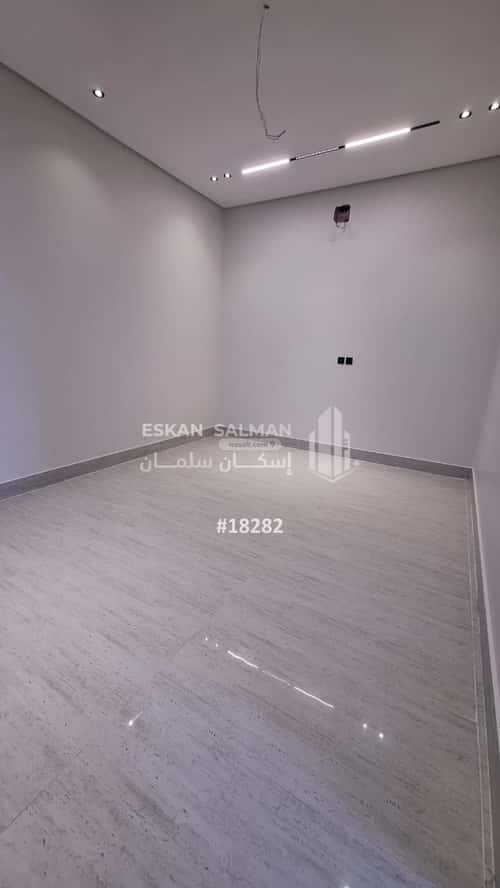 فيلا 328 متر مربع شمالية على شارع 15م الصواري، الخبر