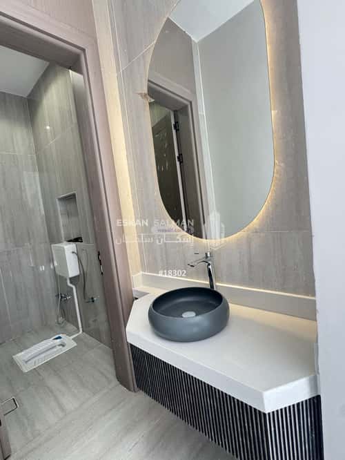 فيلا 313 متر مربع جنوبية على شارع 15م الرابية، العيون