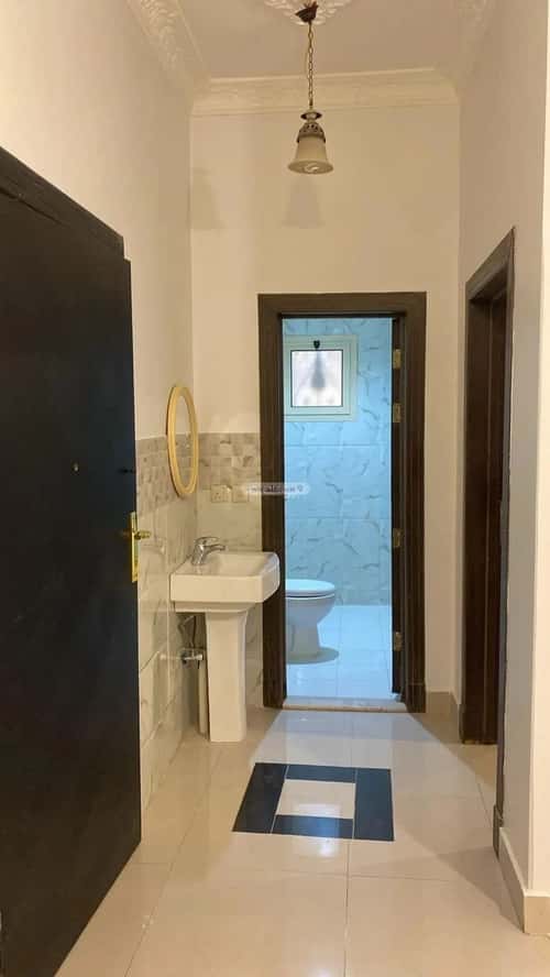 Floor 135 SQM with 4 Bedrooms Al-Muanisiyah, East Riyadh, Riyadh