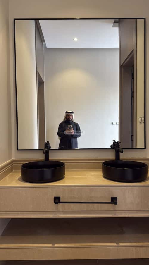 Villa 250 SQM Facing East on 24m Width Street King Fahad Dist, Aldammam