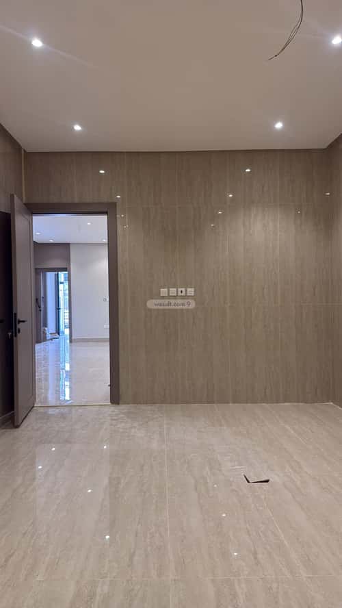 فيلا 250 متر مربع شرقية على شارع 24م ضاحية الملك فهد، الدمام