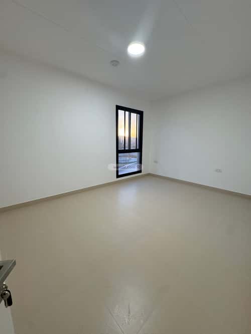 فيلا 400 متر مربع شمالية شرقية على شارع 12م سدرة، الرياض