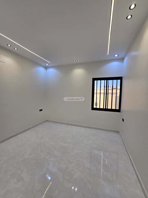 فيلا 328 متر مربع شرقية على شارع 20م الراقي، خميس مشيط