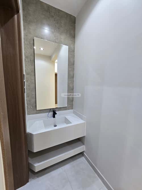 فيلا 328 متر مربع شرقية على شارع 20م الراقي، خميس مشيط